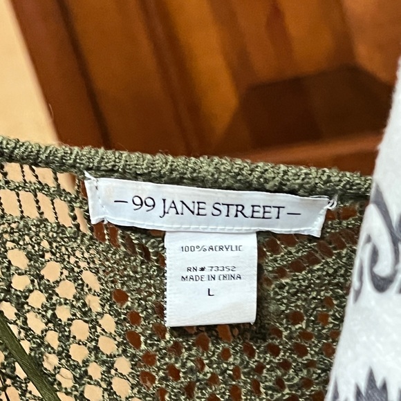 Sage Green Crocheted Sweater L - Picture 4 of 4